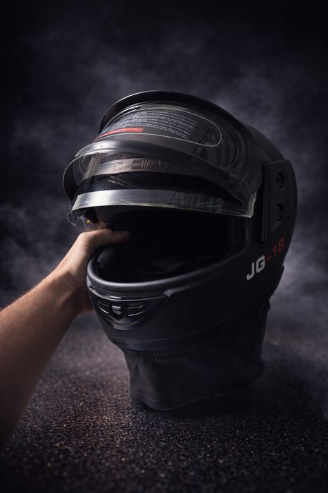 Продам новый черный мотошлем