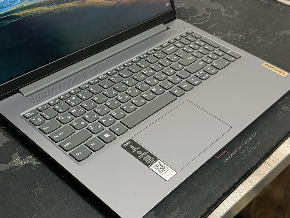 Ноутбук Lenovo Intel Core i3 - 1305U