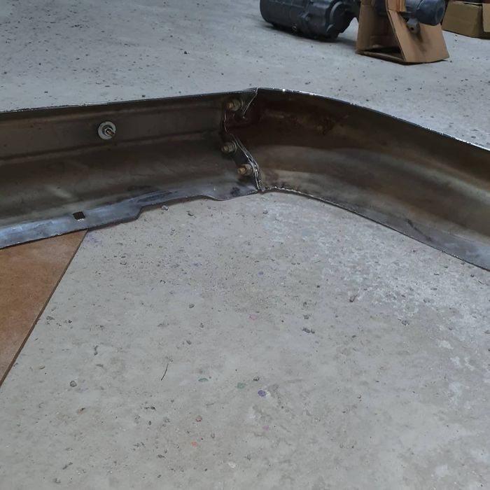 Бампер  задний газ 24