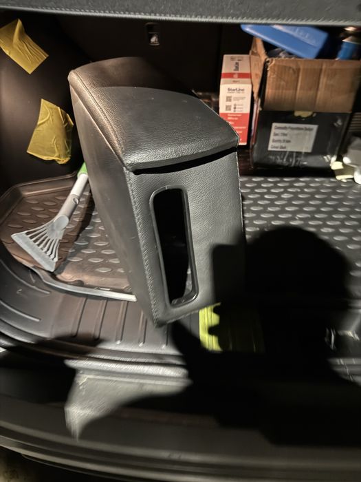 Подлокотник на Дастер 2