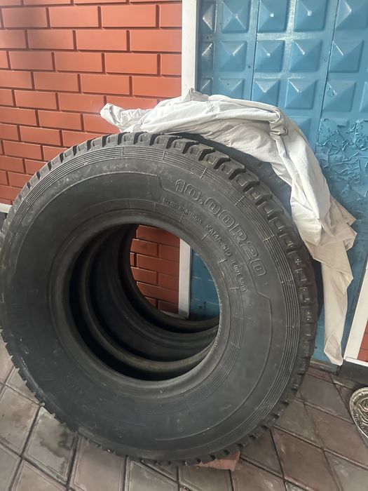 Шины 10.00 R20 кама