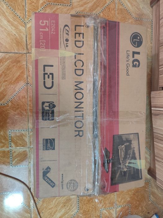 Монитор 20 дюймов