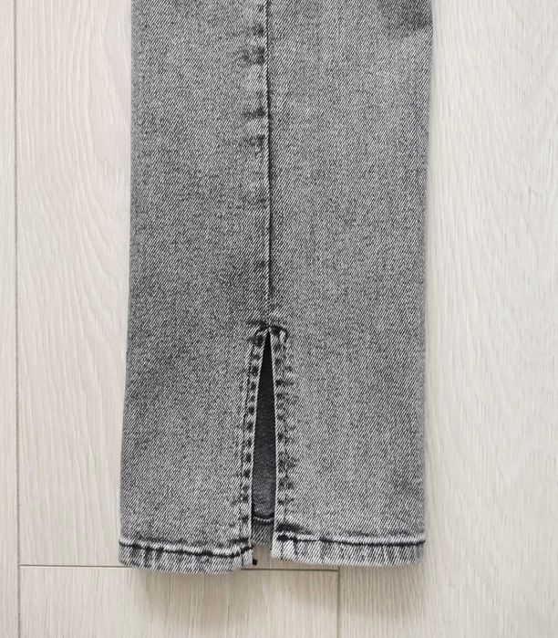 Продам женские джинсы