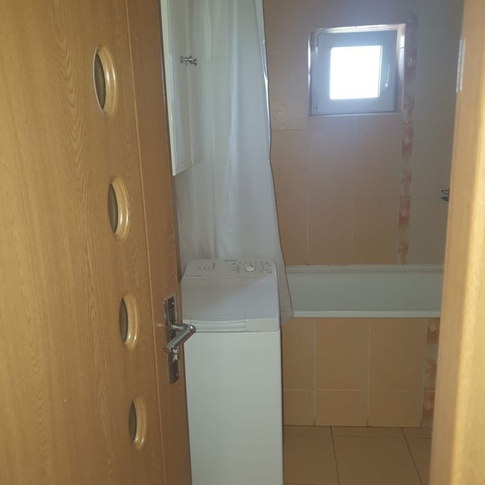 Persoana fizica dau in chirie apartament Intre Lacuri
