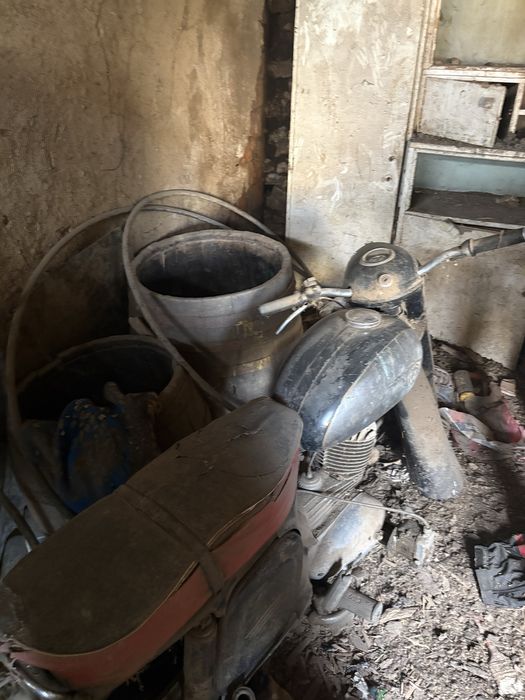 Продавам мотор зетка ява