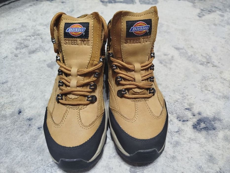 Ботинки для девушки