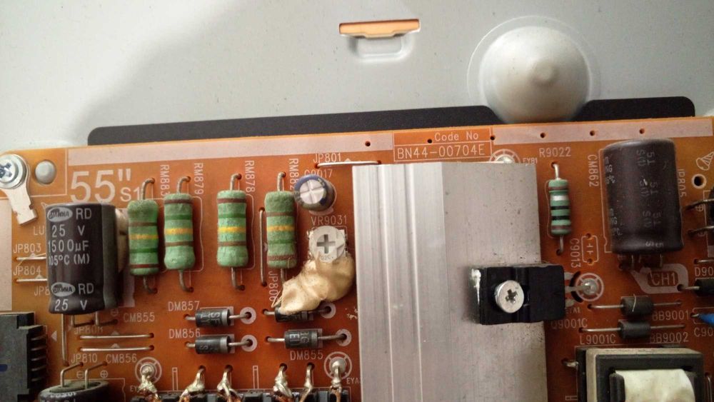 Samsung UE55J5500AW (55")- със счупен дисплей.