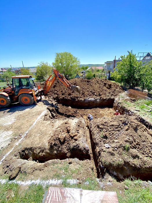 Inchiriez buldoexcavator si excavator Suceava