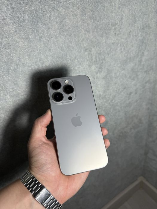 Iphone 15 pro natural