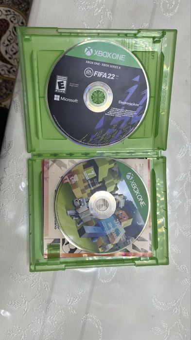 Xbox one s 500gb с полным комплектом