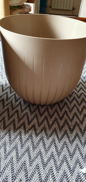 Продам кашпо-горшок