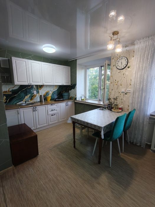 Продаём трёхкомнатную квартиру