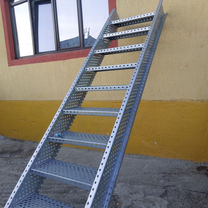 Scara de exterior galvanizata profesionala