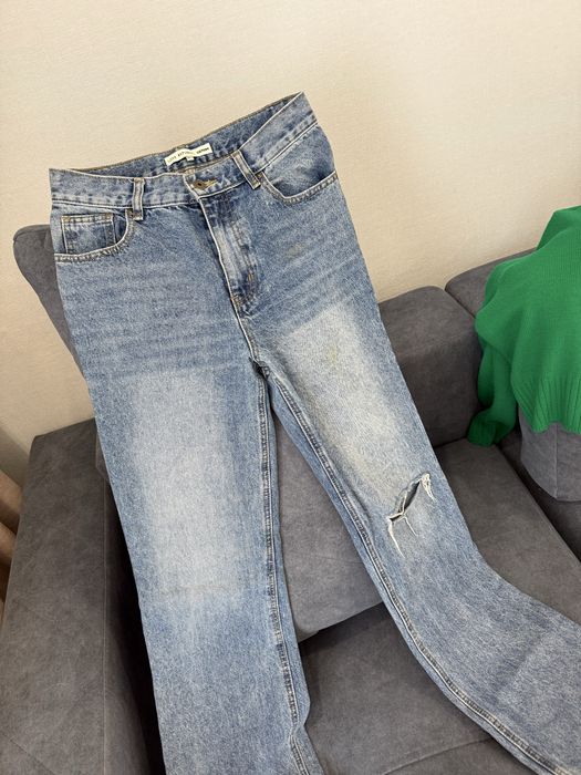 Джинсы две пары