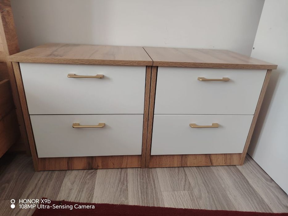 Тосек 2 тумбачкасымен сатылады.