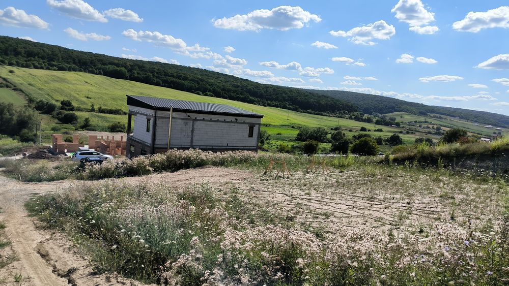 Teren intravilan in Livezeni