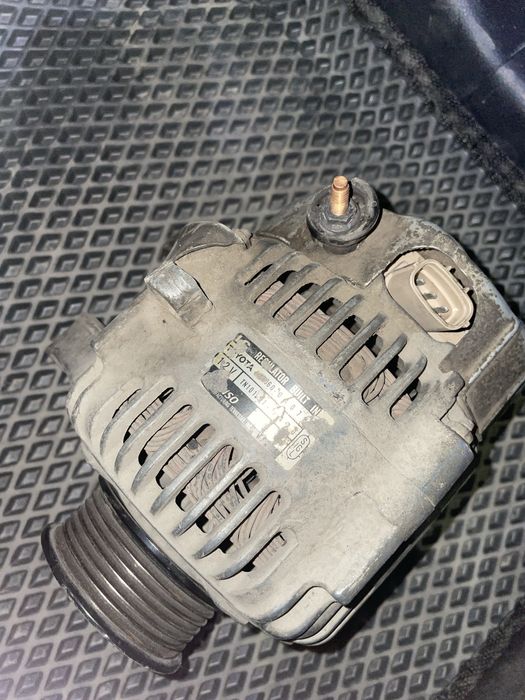 Продам генератор Denso на камри 30. Требует ремонта