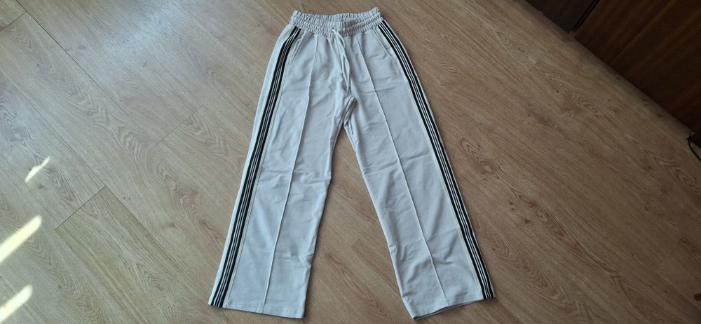 Дамски спортни комплекти