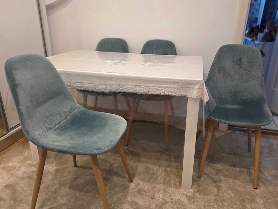 Vand set masa extensibila + 4 scaune