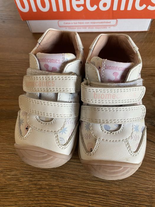 Papuci Biomecanics 21