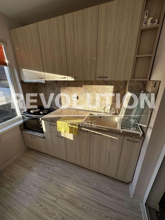 Дава се под наем Етаж от къща в Варна, Цветен квартал - 65 кв.м за 468.69 € - Снимка #3