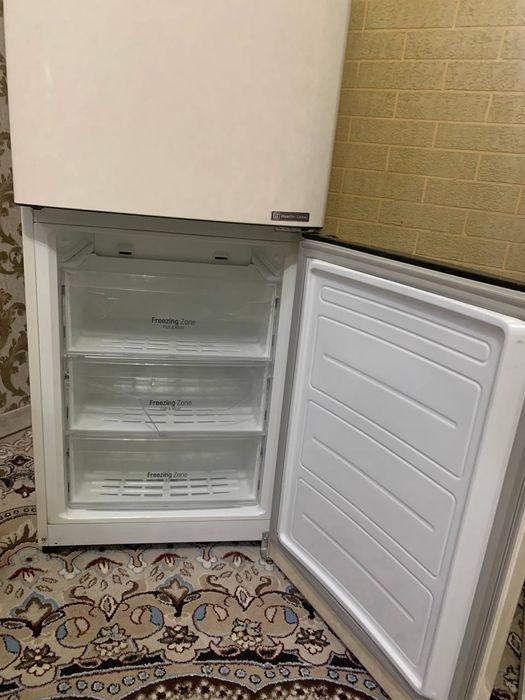 Холодильник срочно продается