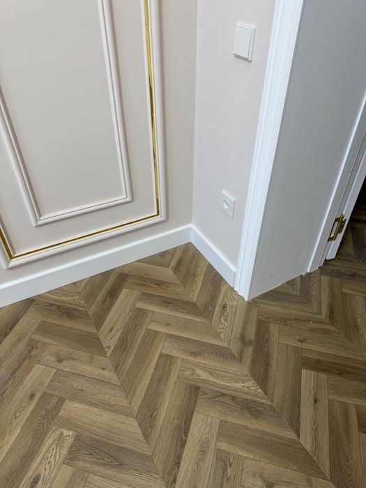 Установка плинтусов и декоров