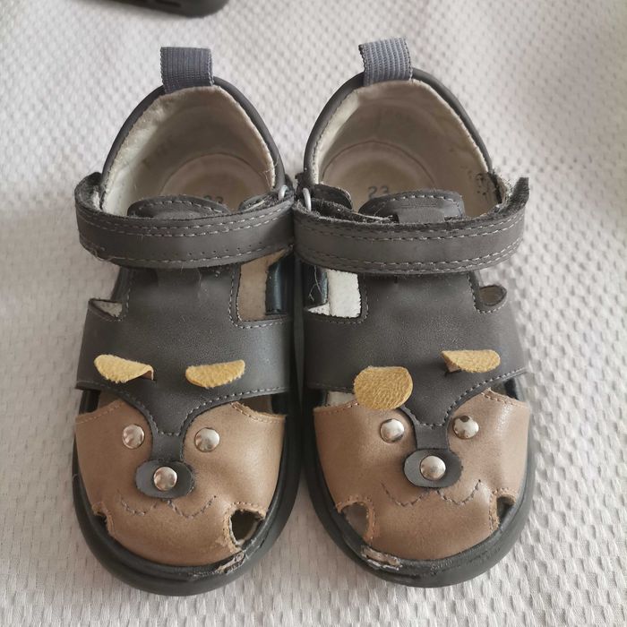 Отдам даром детскую обувь