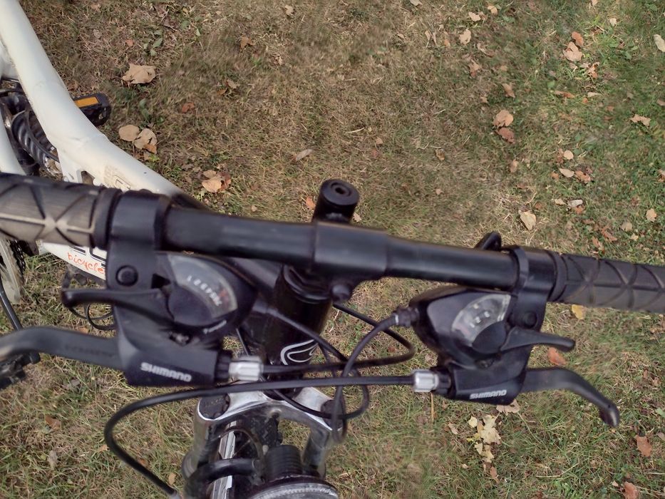 Vând bicicleta suspensie roti 24