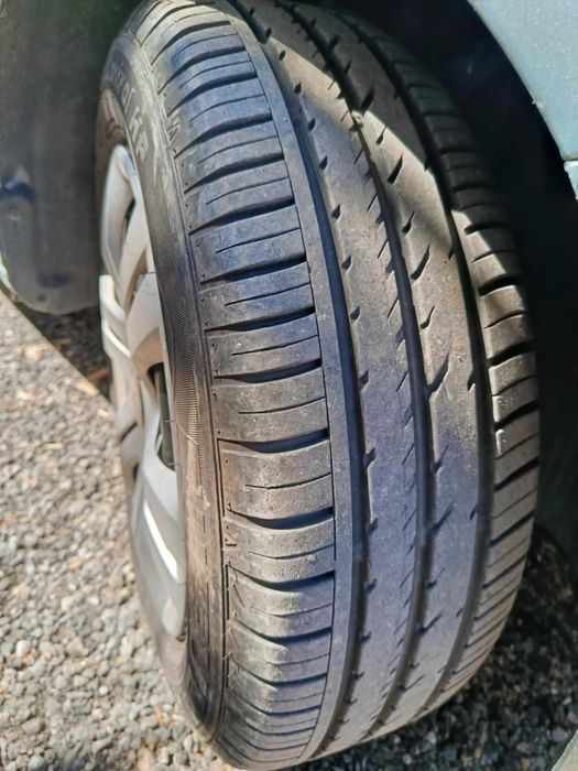 Автомобилни гуми , в град Харманли и София.