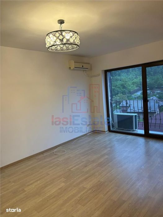 Apartament de 2 camere, decomandat, Poitiers