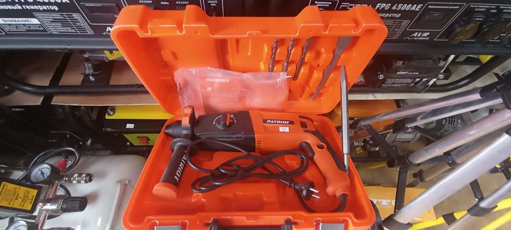 Перфоратор,дрель ударная