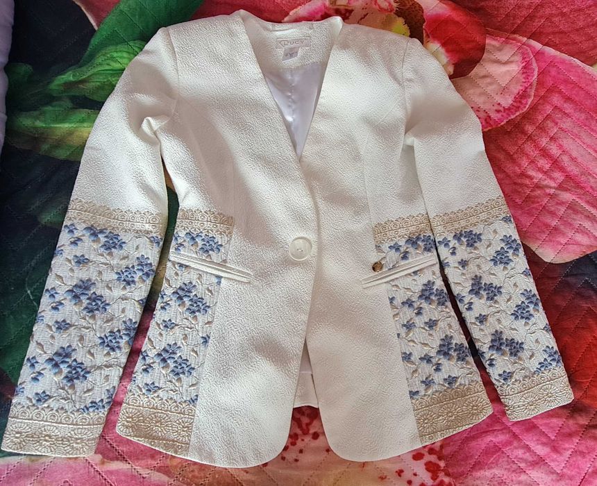 Страхотно синьо сако на Lucy Fashion