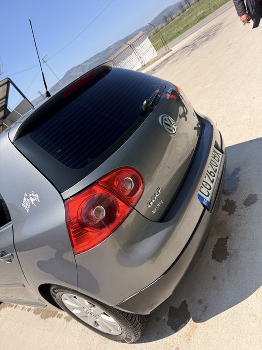 Продавам VW golf 5