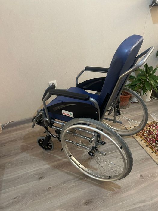 Продам инвалидную коляску