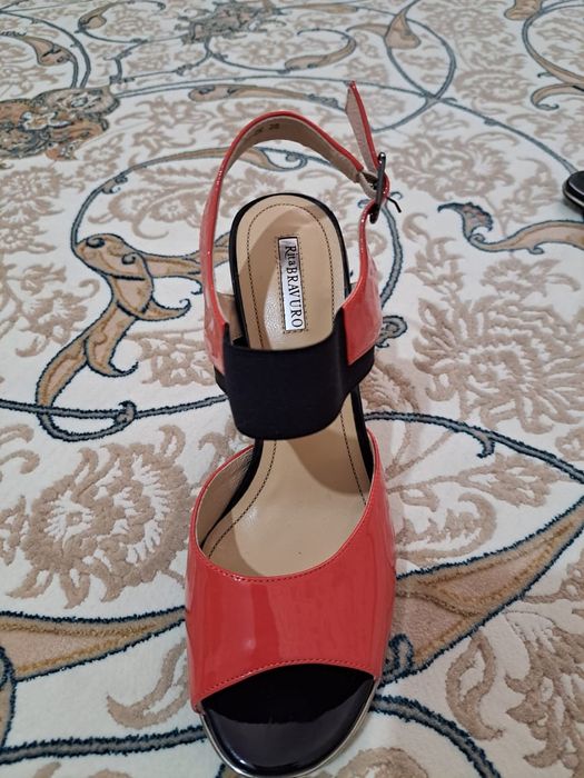 Кийилмаган, янги оёк кийим