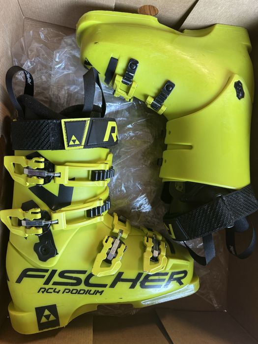 Vand schiuri RC4 RCS JR M/O 140 si clapari Fischer RC4 PODIUM 70