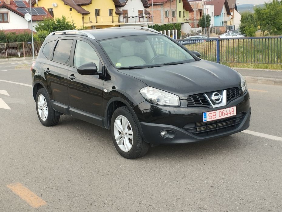 Nissan Qashqai 1,5dci,navigatie,xenon,camera,7locuri,piele cream,stare