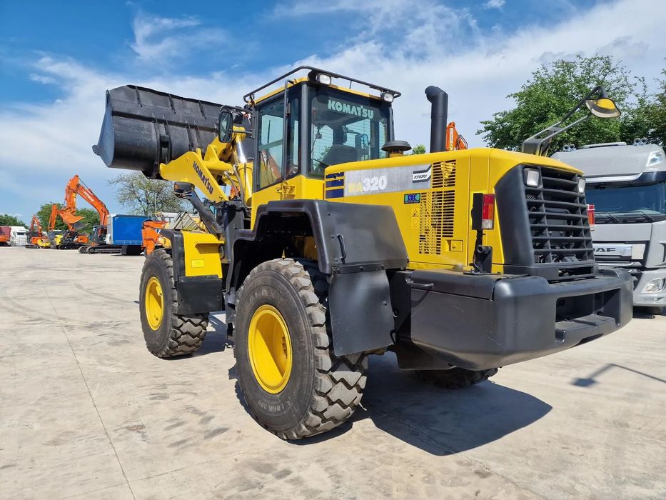 Komatsu WA320-6, 2011, 7.523h, Cupa 3mc, Anv 80% bune, Aer cond-48900 EUR+Tva