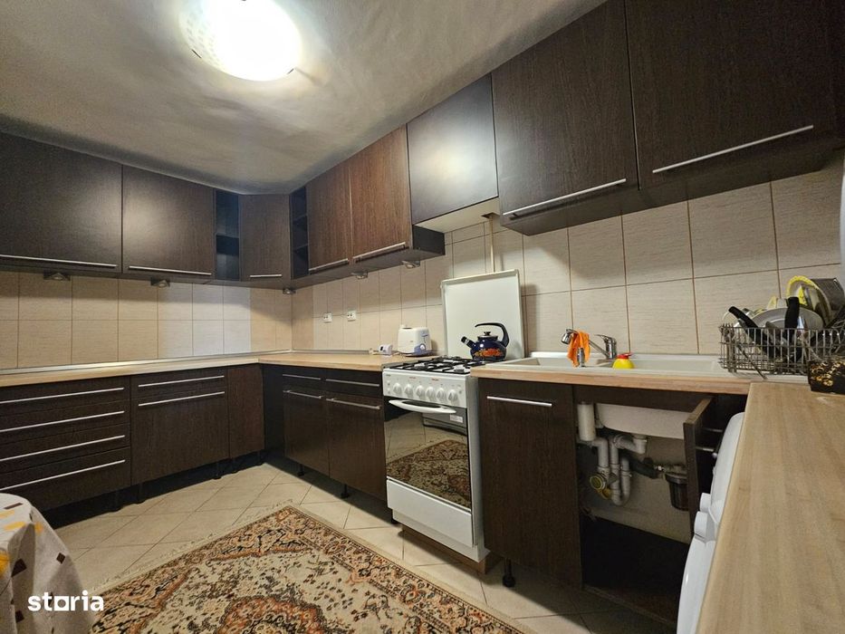 Apartament 4 camere, decomandat , Bulevardul Decebal