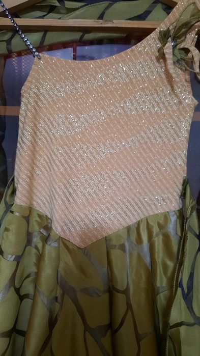 Платье красивое на девочку