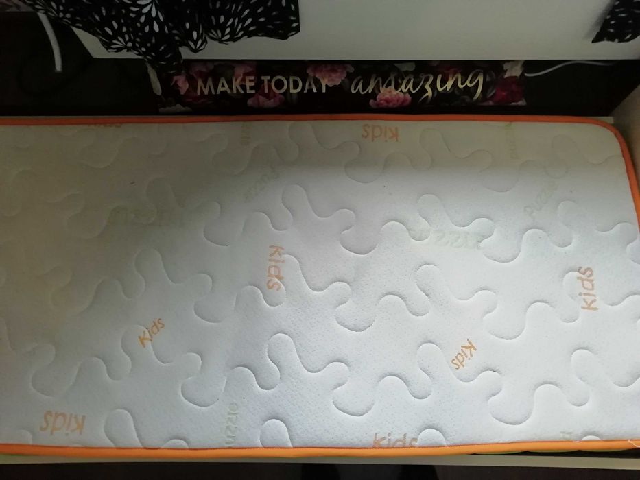 Единично легло +