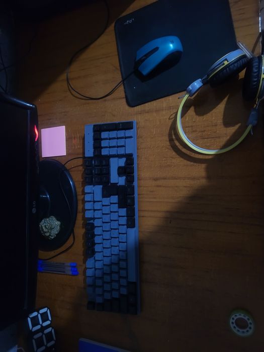 Arzon lekin sifat kompyuter.