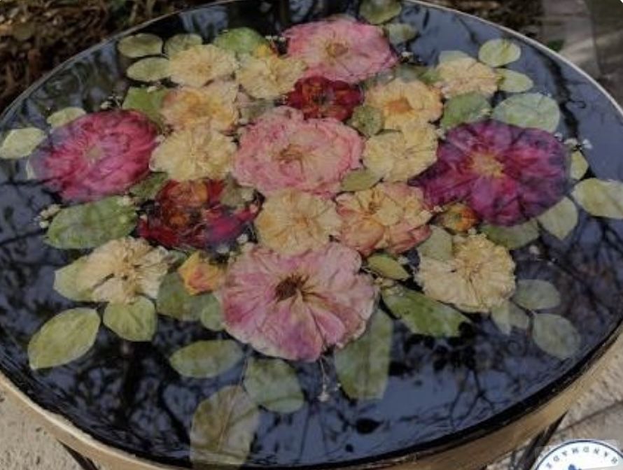 Masa din rasina la comanda