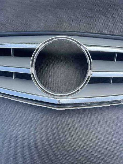 Решетка Mercedes C204