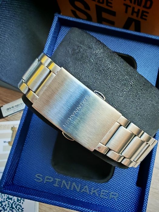 Часы Spinannaker в стиле Penerai