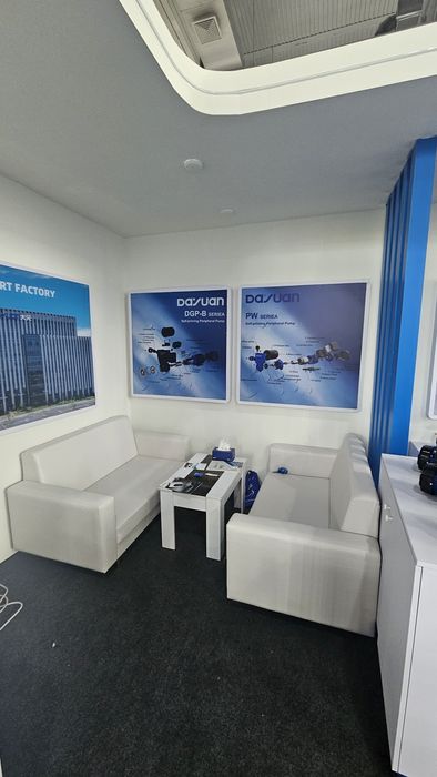 Аренда кресло . Журнальный стол . Прокат кресла диван  Стол стул