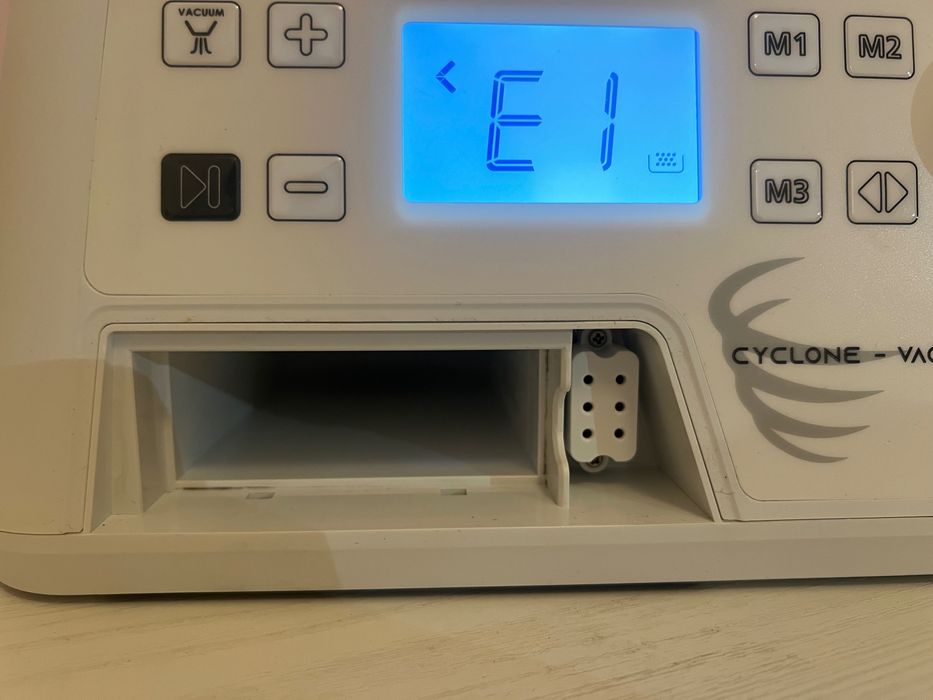 Marathon cyclon vac-електрическа пила с вграден прахоуловител.