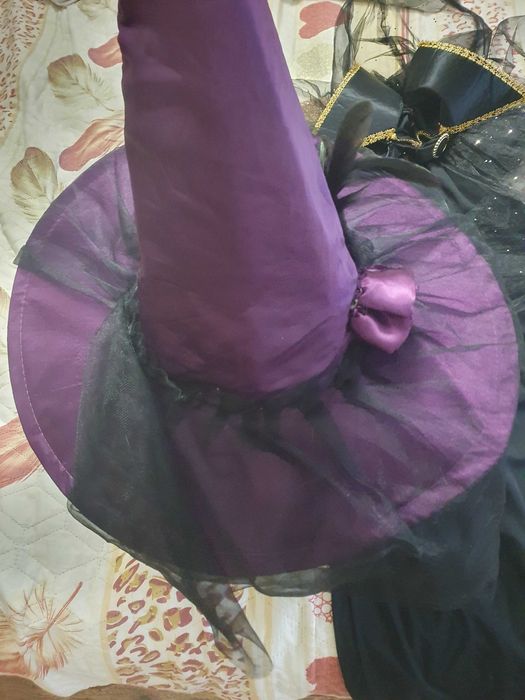 Костюм на вещица за Хелоин