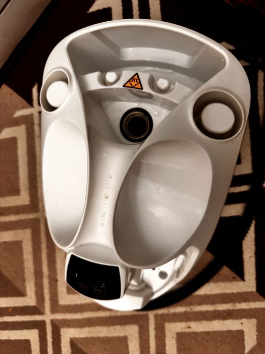 Продам пароочиститель Karcher SC4